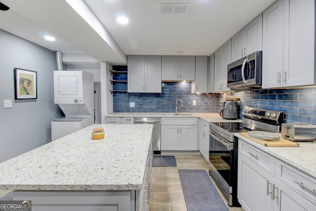 Photo - 4915 Lake Forest Dr SE