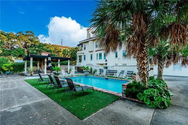 Photo - 960 Government St Unit C