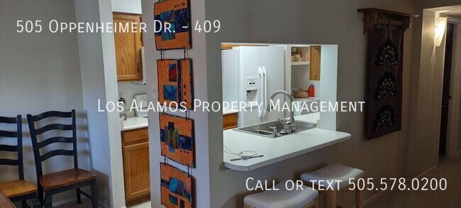 Photo - 505 Oppenheimer Dr