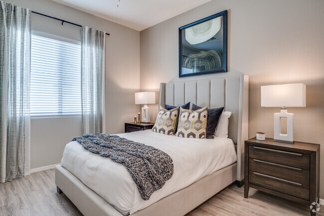 2BR, 2BA - 995SF
