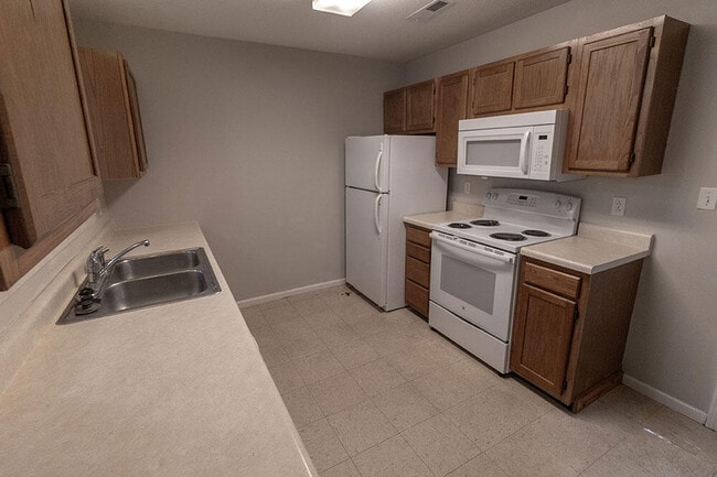 5569 Pinehurst Ln