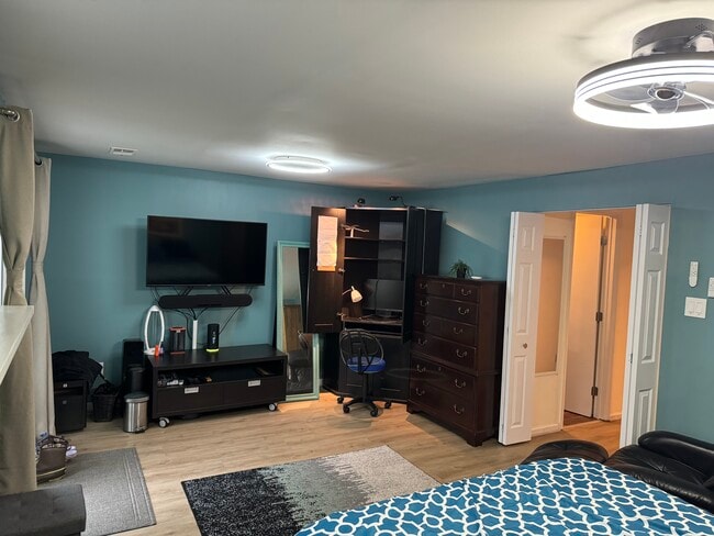 Photo - 7357 Crestleigh Cir