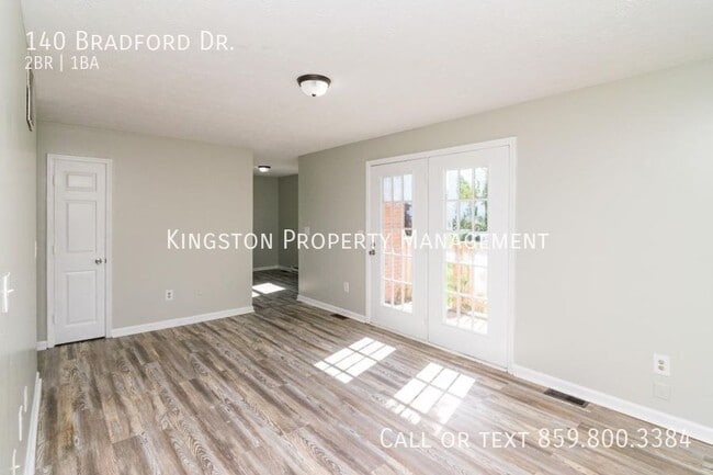 Photo - 140 Bradford Dr