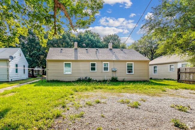 Building Photo - Super Affordable One Bedroom Duplex! Rental