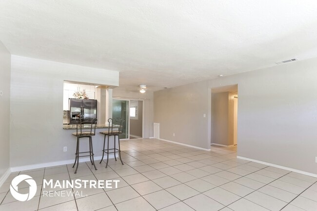 Photo - 3828 Neptune Dr SE