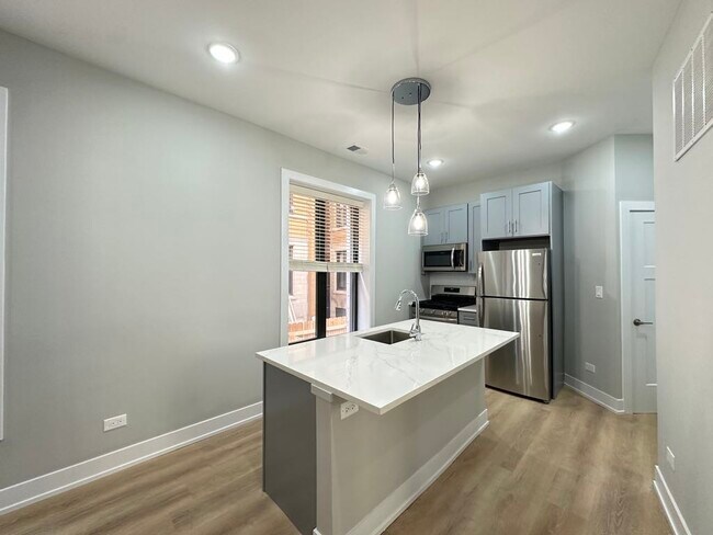 Photo - 451 W Belden Ave Unidad 71