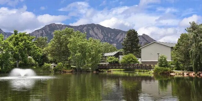 Photo - 1000 W Moorhead Cir