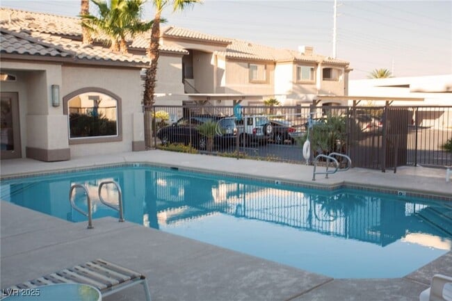 Building Photo - 8725 W Flamingo Rd Unit 000