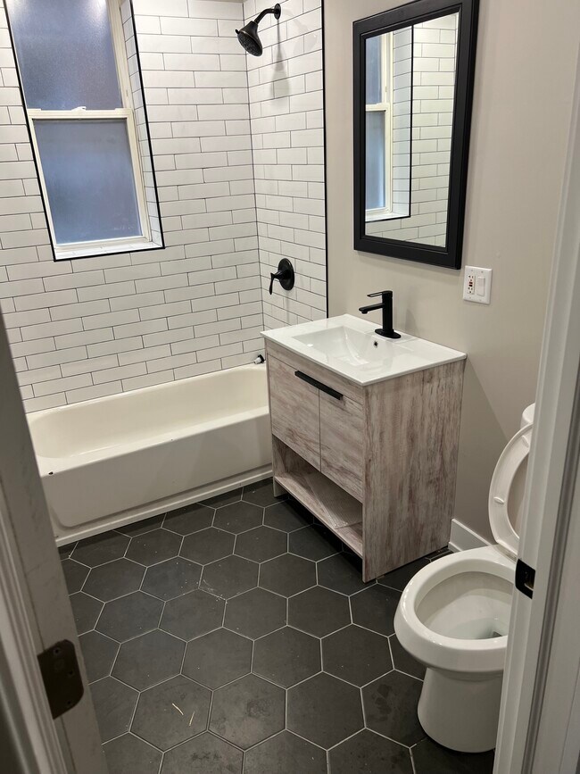 Building Photo - 1428 S Central Park Ave Unit 2