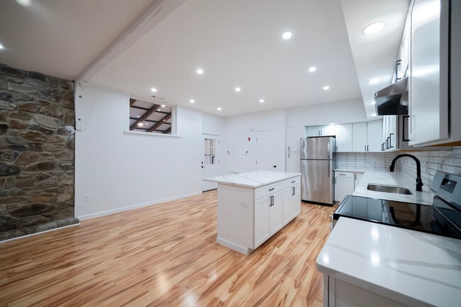 Living, dining, kitchen - 10 Wampanoag Trl Unit 3