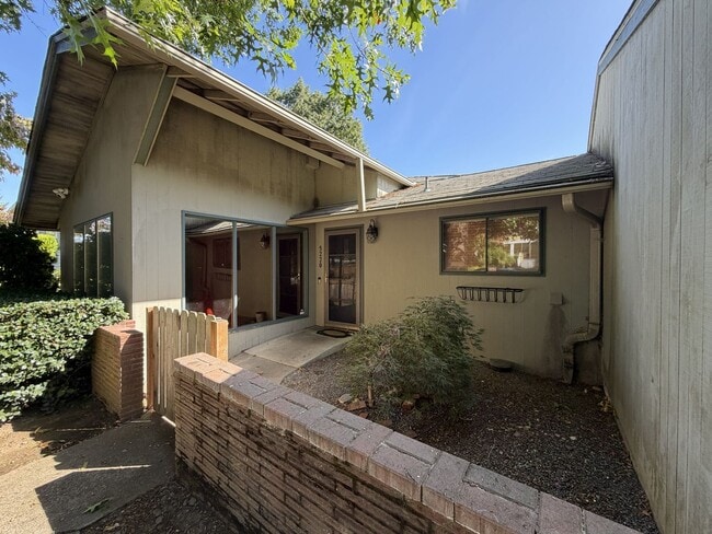 Photo - 5220 SE 33rd Pl