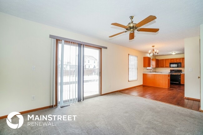 Photo - 2672 Fernwood Ave