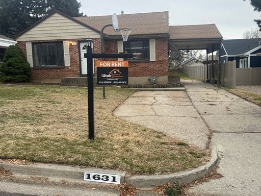 Building Photo - 4 bdrm 2 bth Home