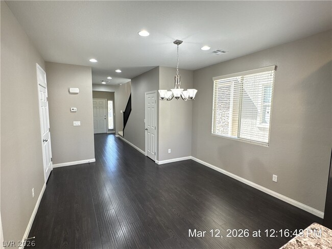 Photo - 130 Serpens Ave