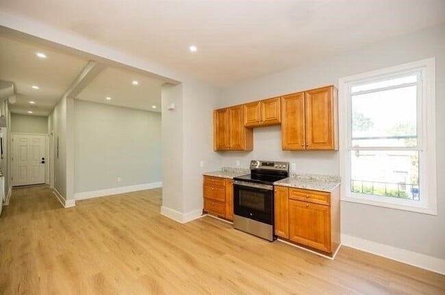 Photo - 10 Jerome St Unit 1