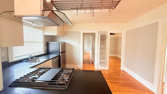 Photo - 1235 Broadway Unit B