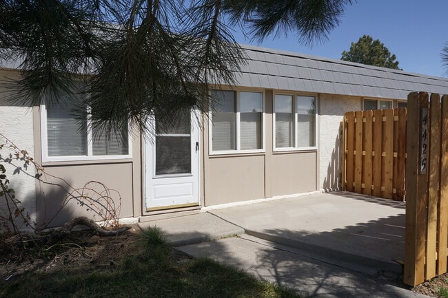 Building Photo - Spacious 2 Bedroom Condo Unit #20