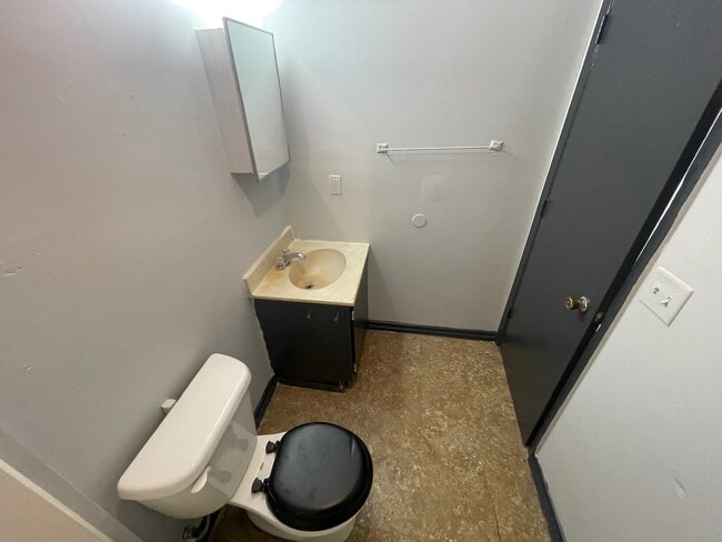 Photo - 111-2 Fairweight-