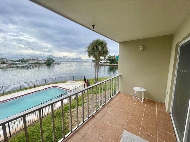 Building Photo - 1361 Snell Isle Blvd NE Unit 6