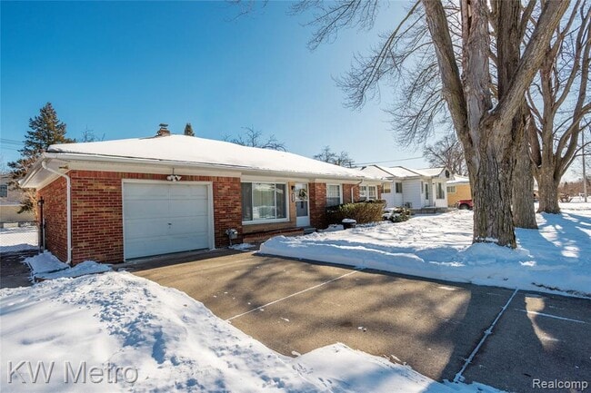 Photo - 32348 Linderman Ave