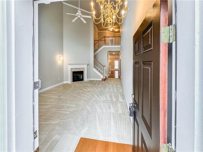 Photo - 2000 Sterling Ct