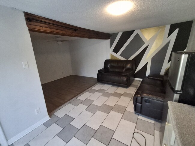 Building Photo - 2805 Ralston Rd Unit Studio