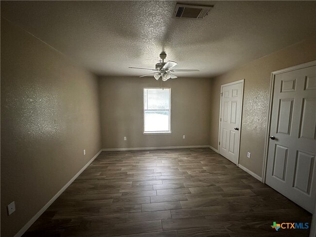 Photo - 1010 Lansberry Ct Apartment