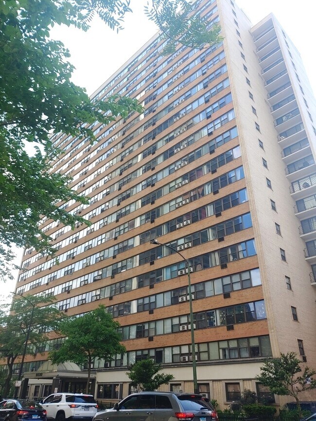 Photo - 6030 N Sheridan Rd Condo Unit 411