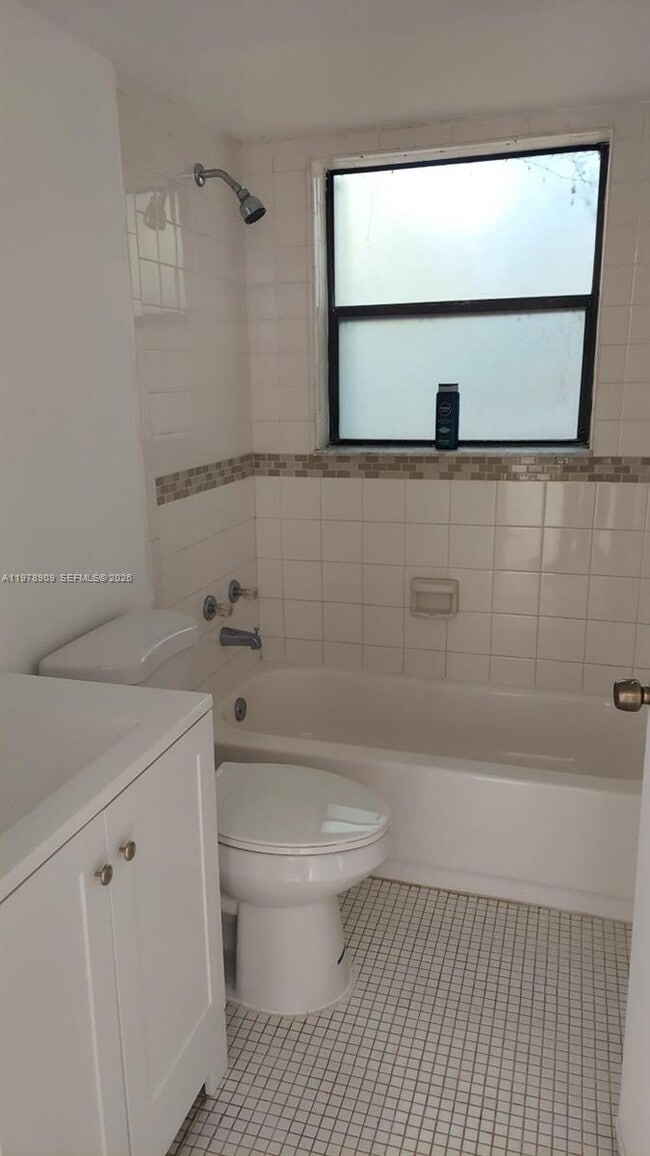 Photo - 2240 Van Buren St Unit B1