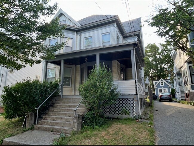 Building Photo - 50 Dartmouth St Unit 1