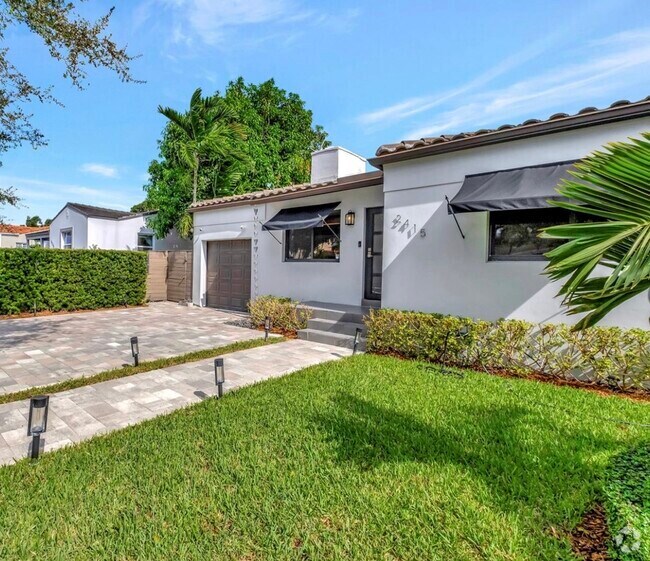 Building Photo - 2415 SW 21st Ter Rental
