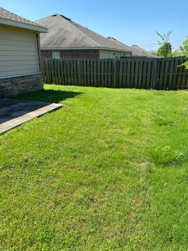 Photo - 2795 N Seneca Ave