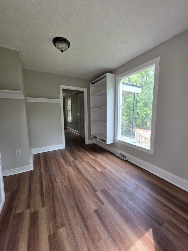 Photo - 1407 Jerome Dr