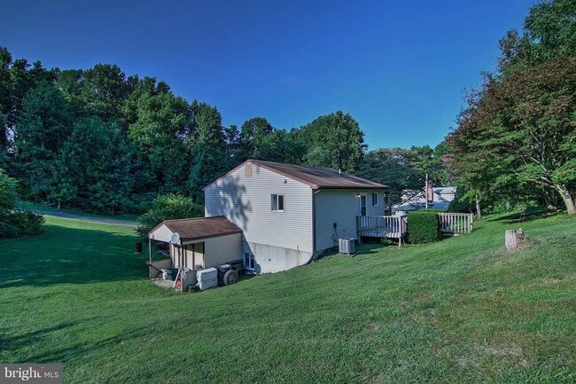 Photo - 5105 Shore Dr