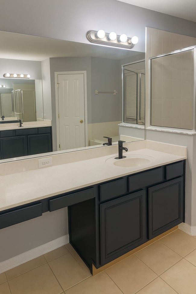 Photo - 937 Tramells Trail