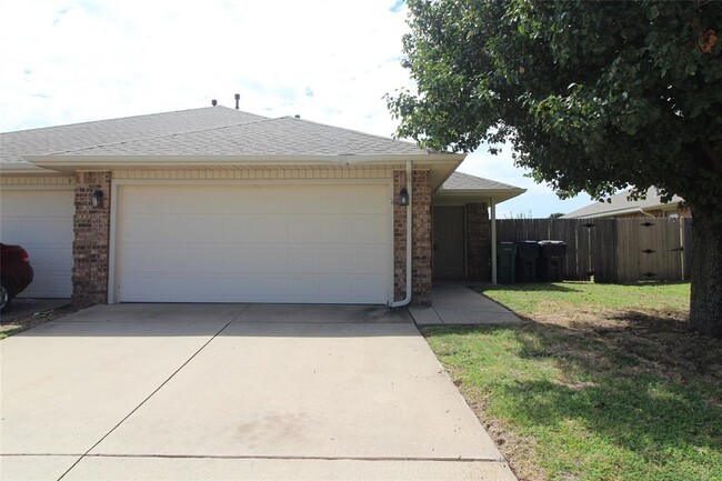 Photo - 4616 SE 77th St Townhome