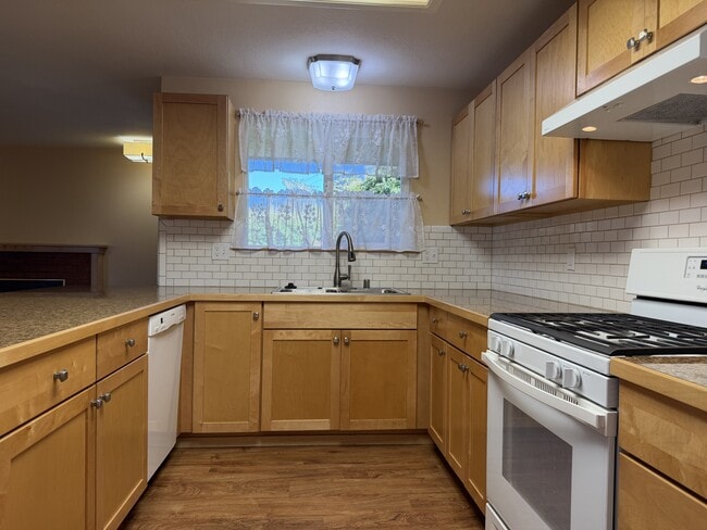 Photo - 1701 Antoine Ave