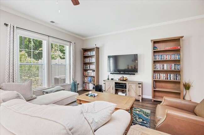 329 Sonoma Dr