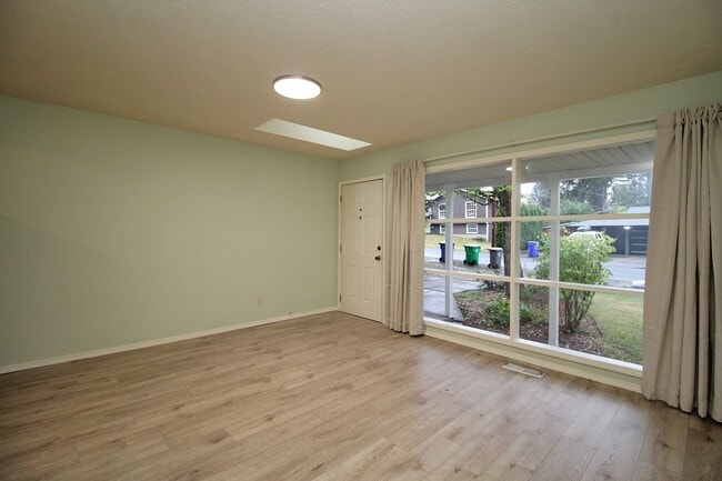 Photo - 224 NE 127th Ave