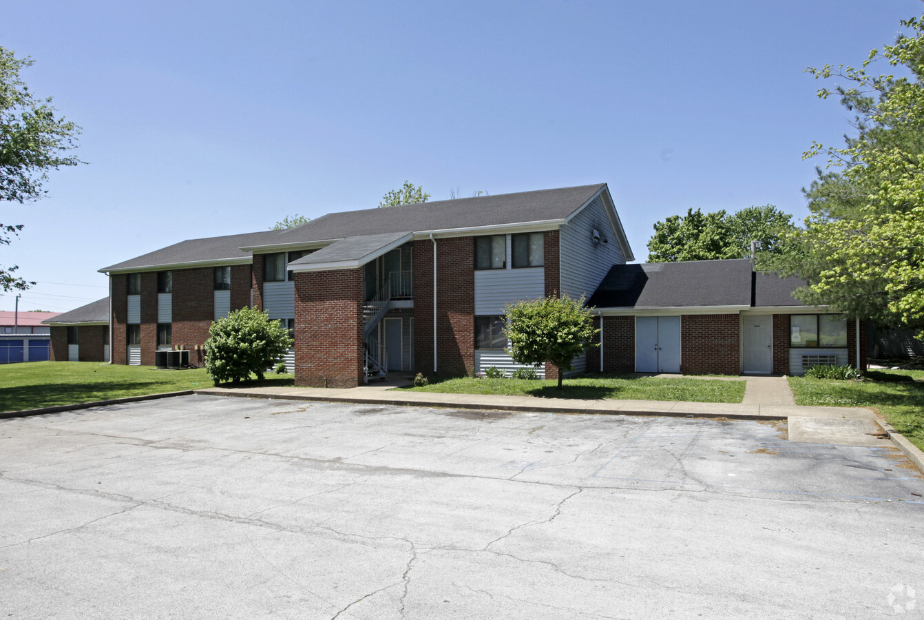 Willow Bend Apartments - Willow Bend Apartments