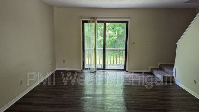 Photo - 6079 In the Pines Dr SE