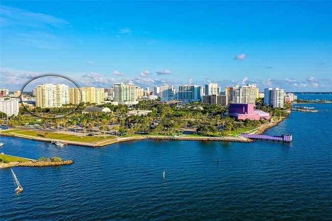 Building Photo - 800 N Tamiami Trl Unit 1110