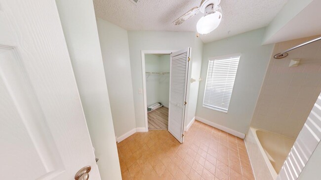 Photo - 2219 Umbrella Tree Dr
