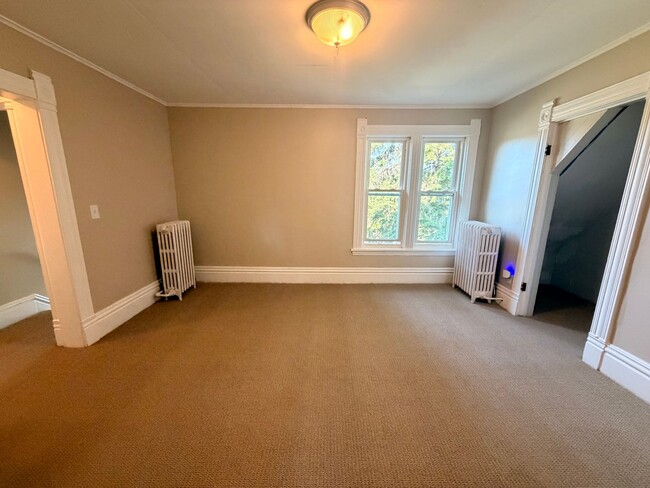 Photo - 2425 4 Mile Rd NW Unidad 2425 4 Mile Rd NW