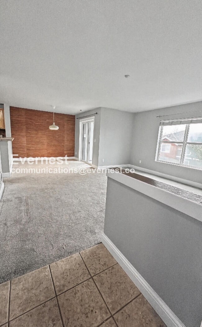 Photo - 1698 25th Pl NE Unidad 303