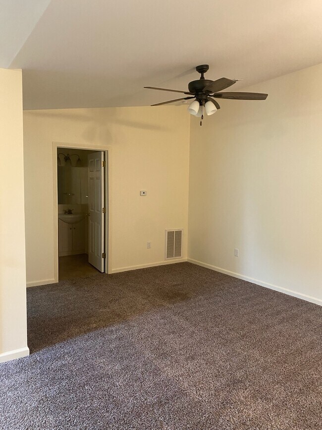 Photo - 122 S Hillsdale St Unit 4