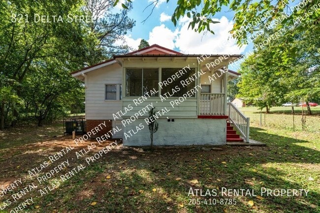 Photo - 821 Delta St