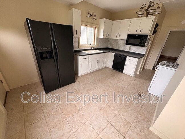 Photo - 3221 S Harrison St