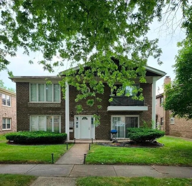 Building Photo - 15041 Dobson Ave Unit 2S