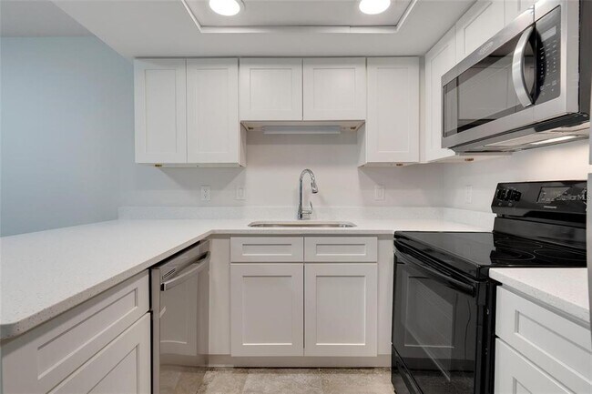 Photo - 39 Windtree Ln Unit 104